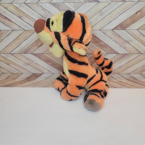Vintage Disneyland Tigger Plush Winnie The Pooh Walt Disney World 9" See Photos - Picture 4 of 11